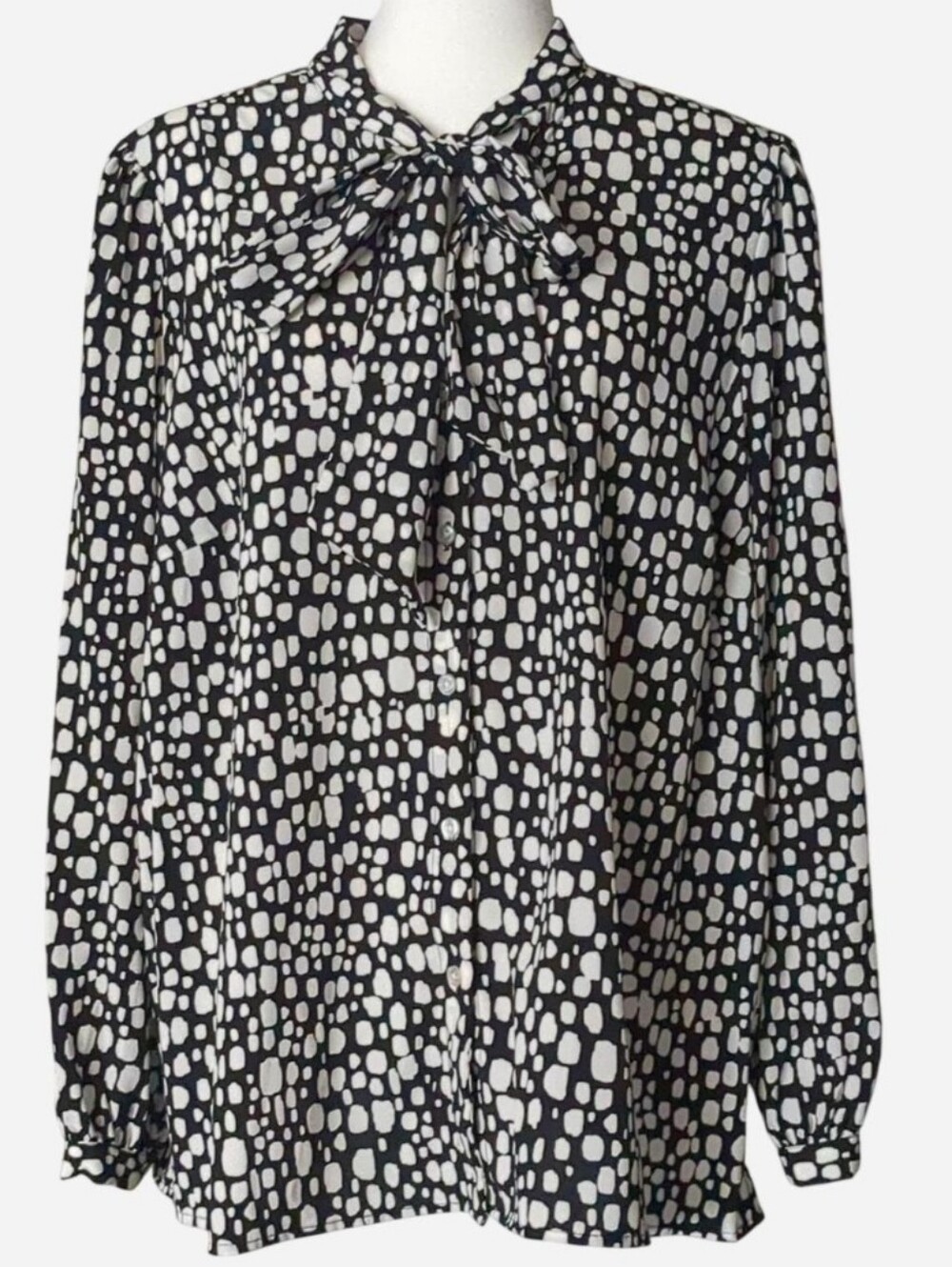 ELOQUII Women’s Plus Size Printed Tie-Neck Blouse - Black & White Organic Dot 18